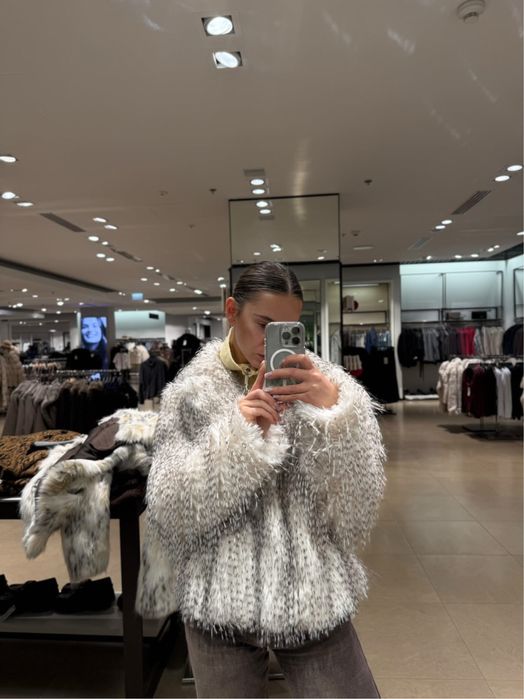 Stylowe futerko z eko-futra – Zara