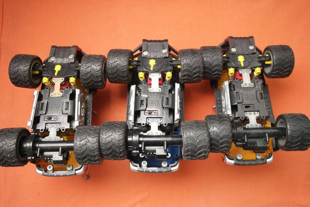 Машина на радиоуправлении Auldey Toyota FJ Cruiser 1:28