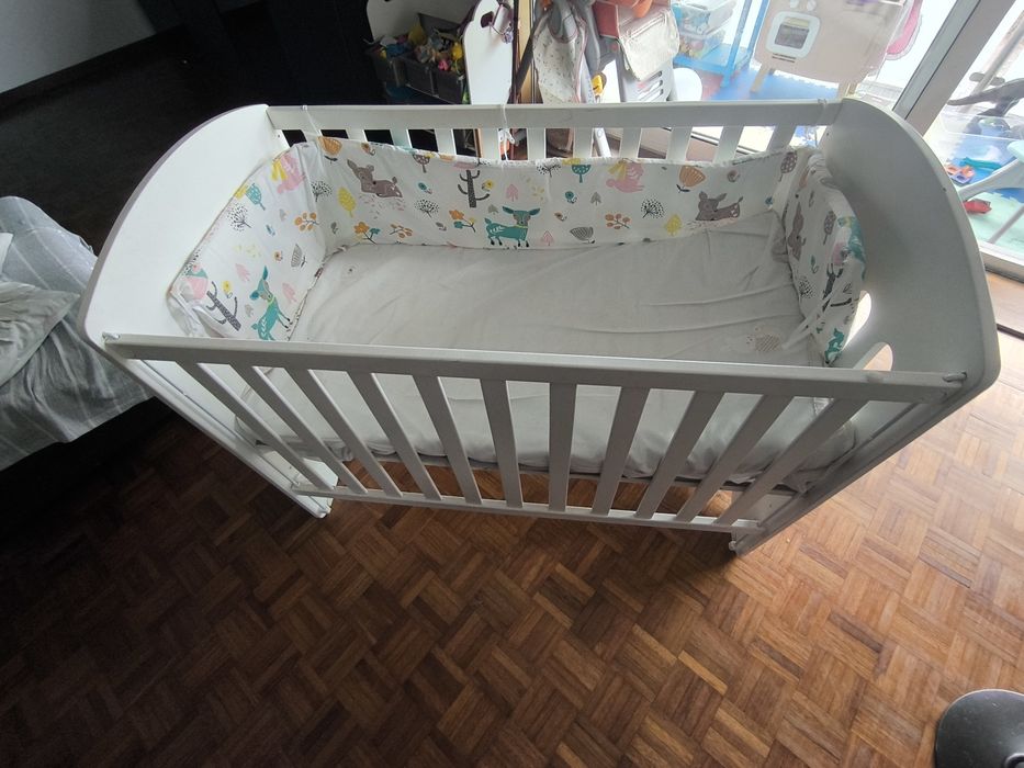 Vendo Berço Micuna em  bom estado 1.2m x 0.65m