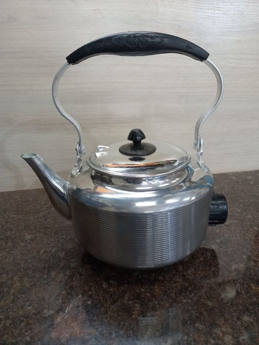 Електрочайник новий