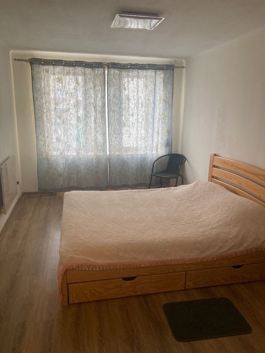 квартира-студія в центрі міста подобово з окремою спальнею