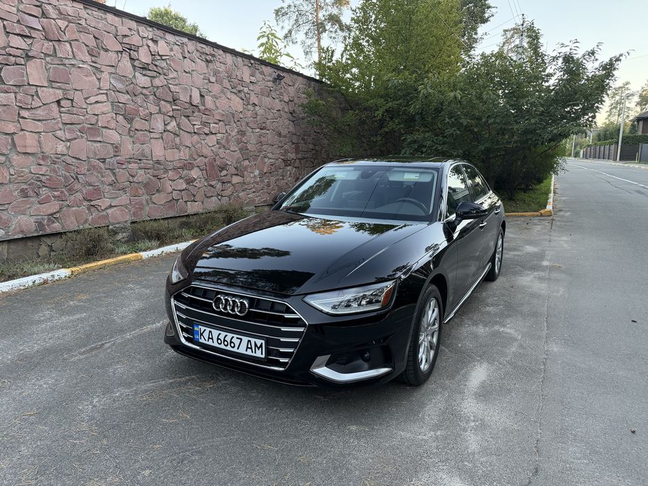 Audi A4 2020 рік