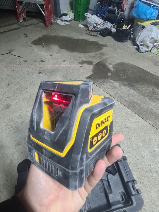Продам лазерний рівень нівілір 360° dewalt DWO 811