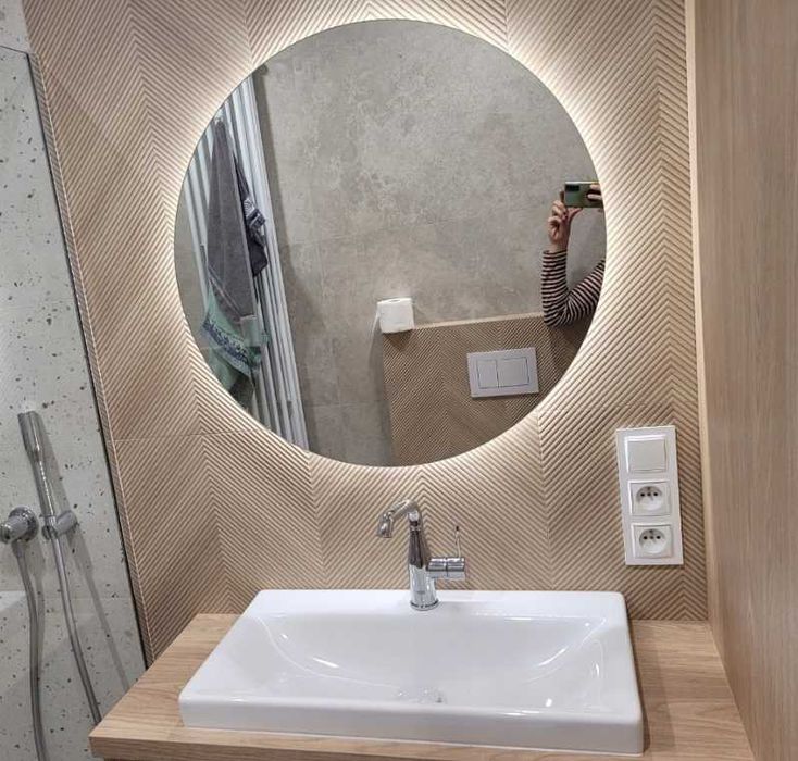 Nowe Lustro Okrągłe Led Podświetlane Łazienkowe Śr. 70cm Szlifowane