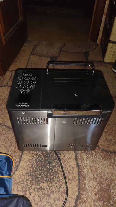 Хлебопечь-хороший помощник на кухне