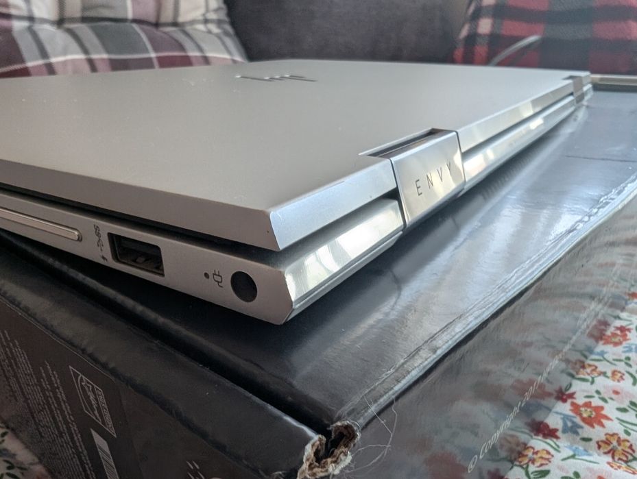 Portátil HP envy x360 15bp0xx 2 em 1 com Stylus  1Tera.