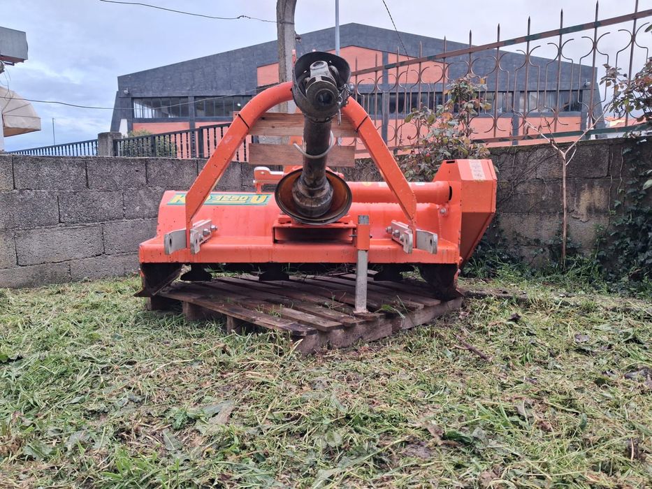 Máquina corta mato Agrimaster KP 1250 U