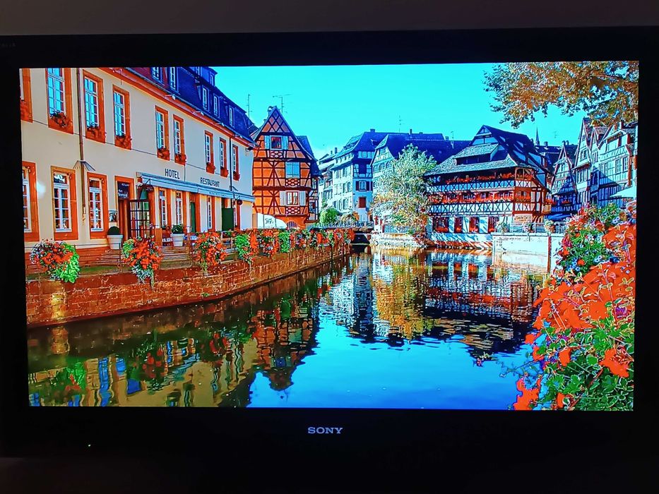 Sprzedam telewizor Sony Bravia KDL-46NX700..