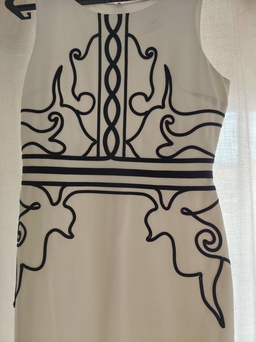 Vestido de cerimónia branco e preto