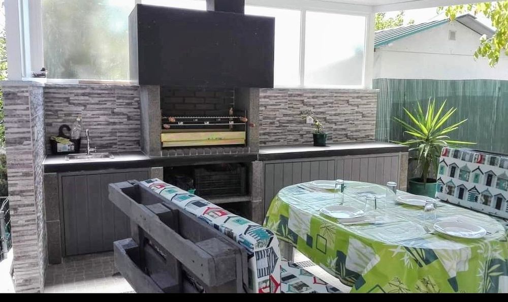 Churrasqueiras rusticas e linha moderna