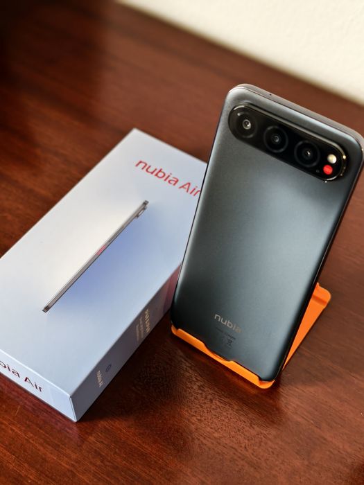 Vendo Nubia Air 5G -256GB - Design Elegante (Como Novo)