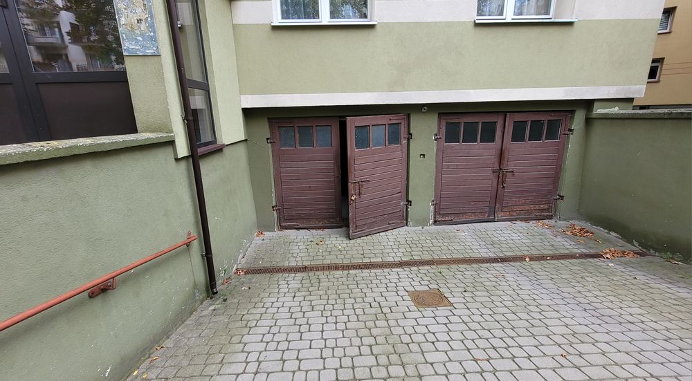 Sprzedam garaż 18m2 ul Wołodyjowskiego blisko USK, Politechniki