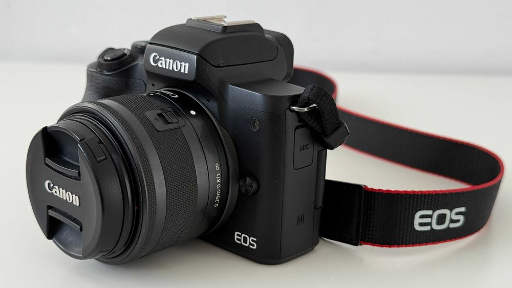 Canon EOS M50 + obiektyw 15–45mm IS STM | Bardzo dobry stan | Zestaw