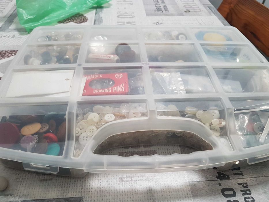 Botões antigos e diversos