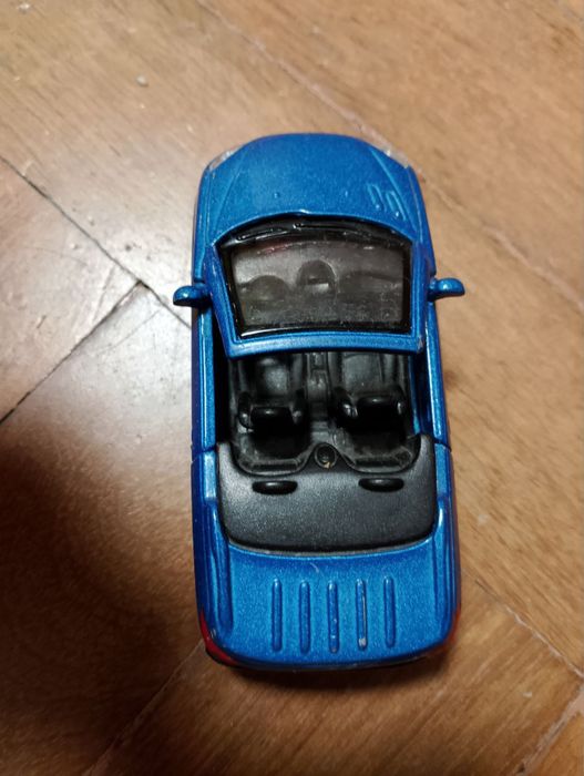 Продам інерційну машику у відмінному стані