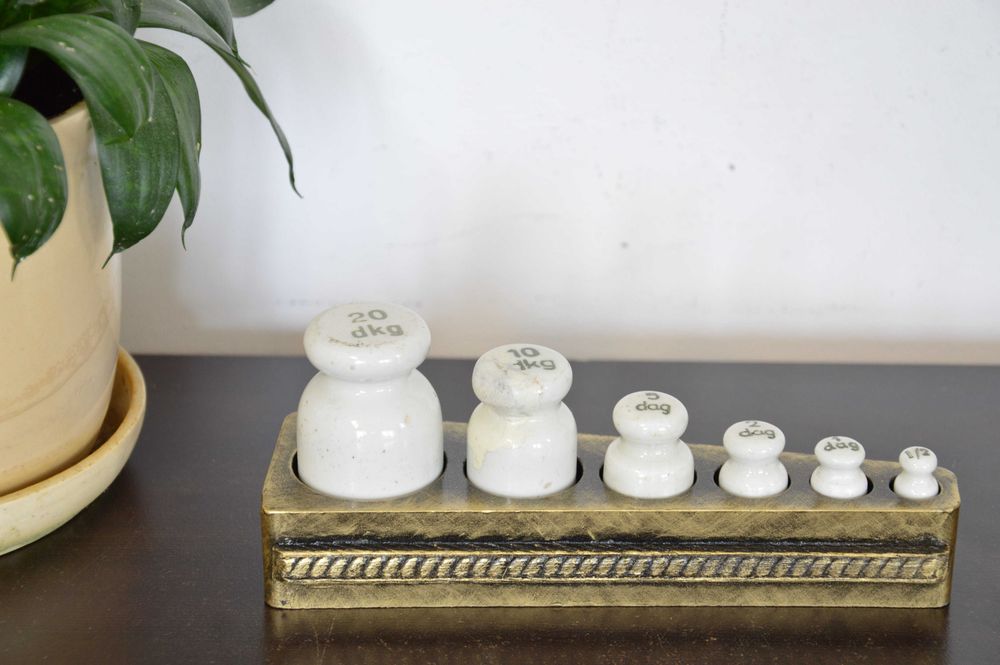 stare ceramiczne ODWAŻNIKI do WAGI szalkowej