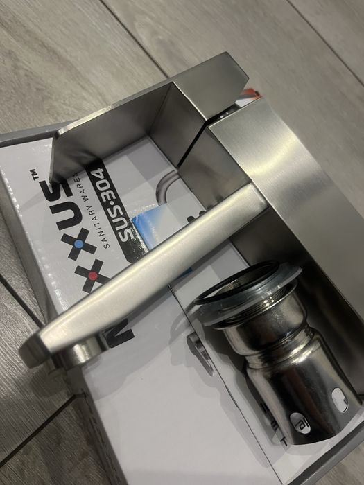 Новий змішувач для умивальника Mixxus KUB-001, нержавійка, квадратний дизайн