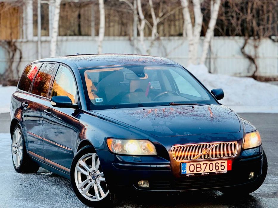 Срочно продам Volvo V50 2.4 на АКПП