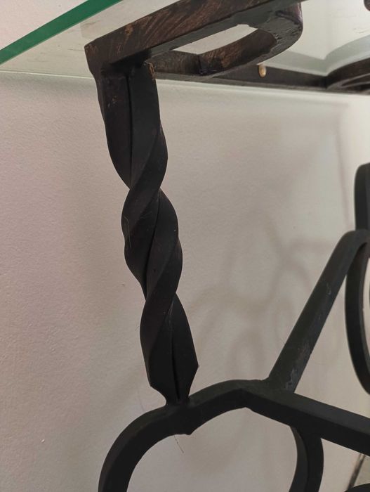 Stolik kuty ręcznie