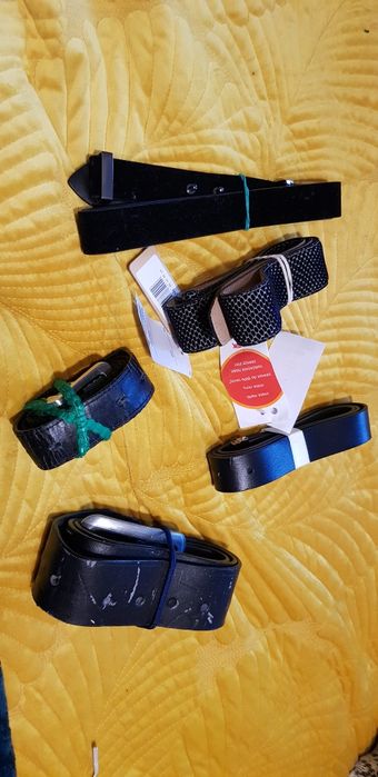 Pasek do spodni spódnicy czarny skórzany eco klamra czerwony złoty bra