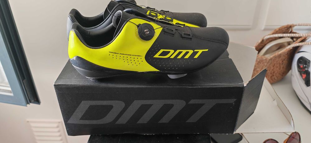 Material variado de bicicleta, marca ORBEA