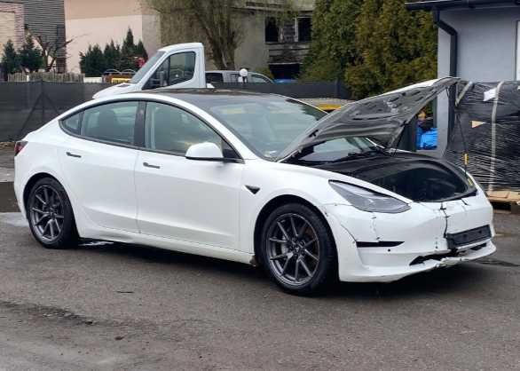 Бампер Tesla Model 3 Розборка Тесла Модел 3 Біла