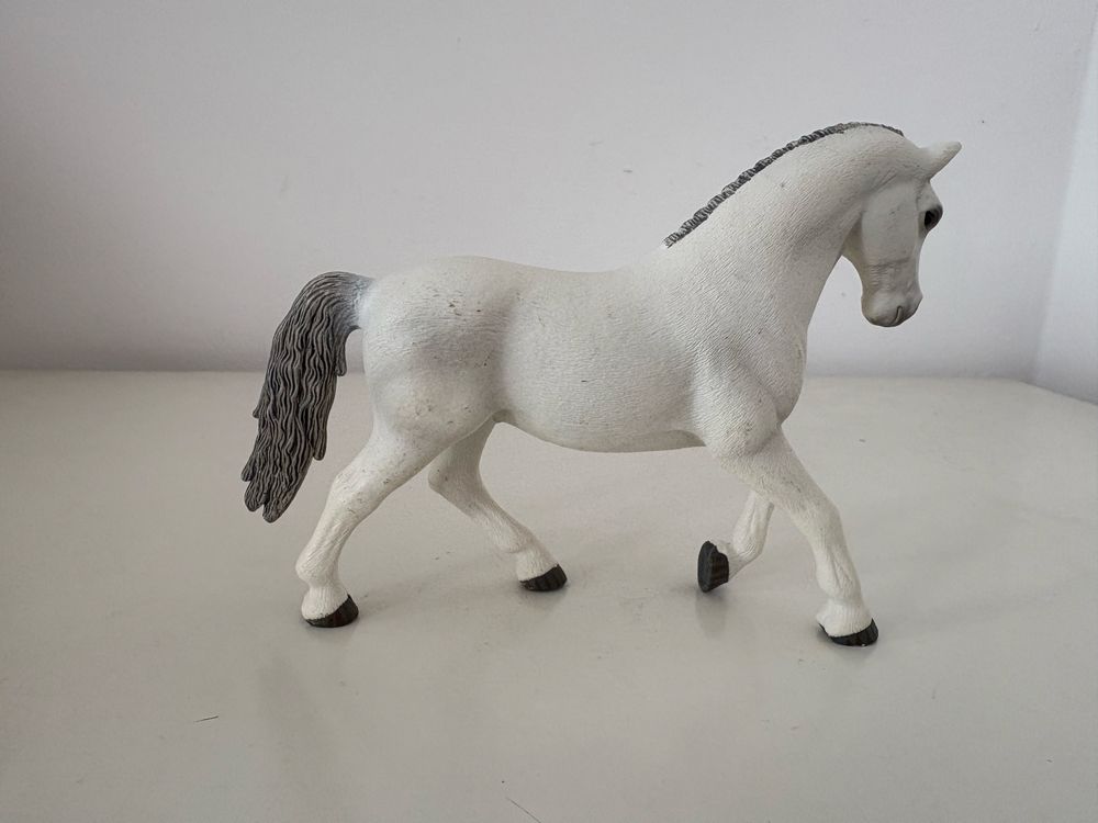 KOŃ WAŁACH RASY HANOVERIAN FIGURKA SCHLEICH KONIK