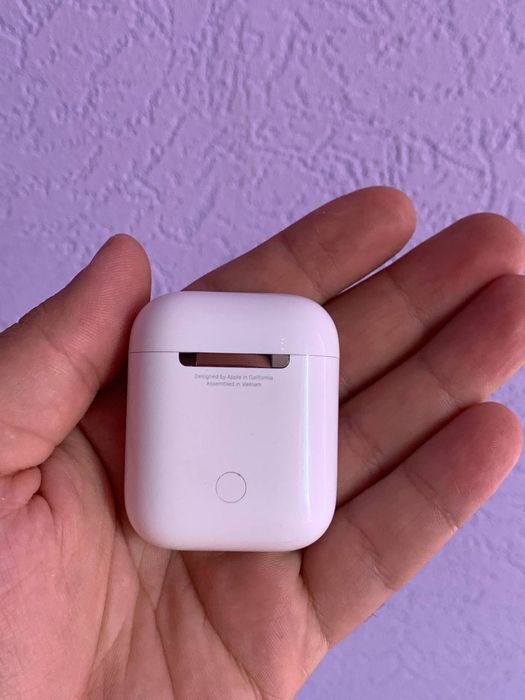 Airpods в гарному стані