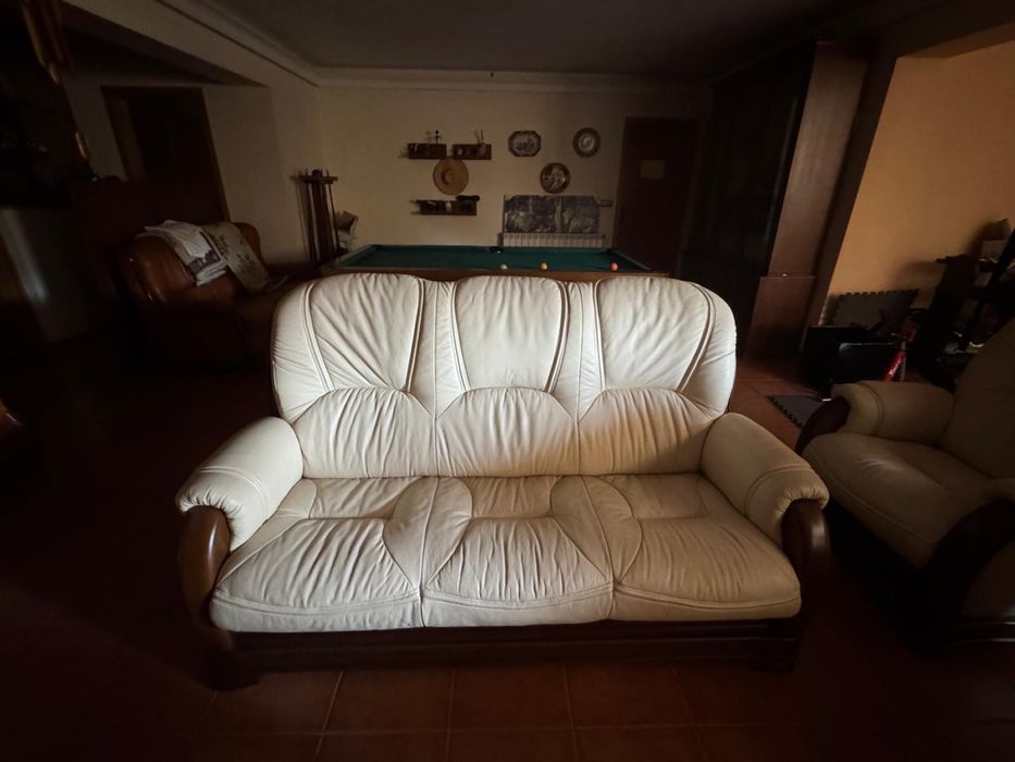 Conjunto de sofas em pele como novo