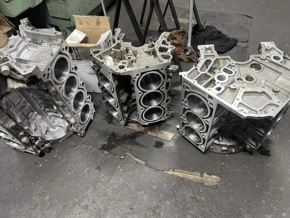 Гильзовка росточка блока v-образного алюминевого шліфовка коленвала