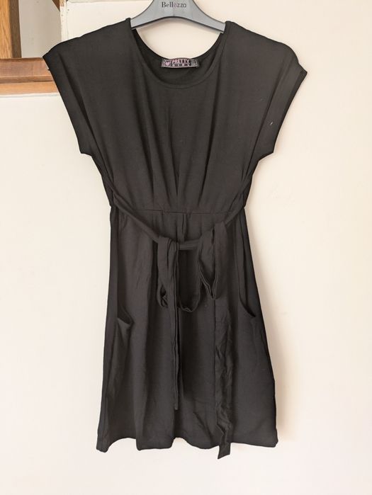 Czarna sportowa sukienka L pretty girl