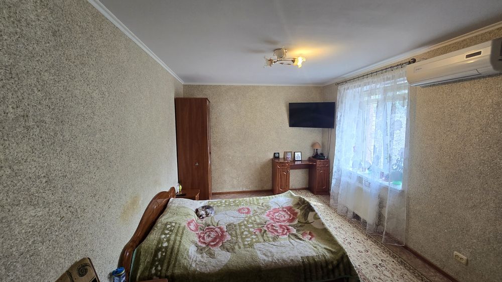 Продаж будинок з ремонтом для родини