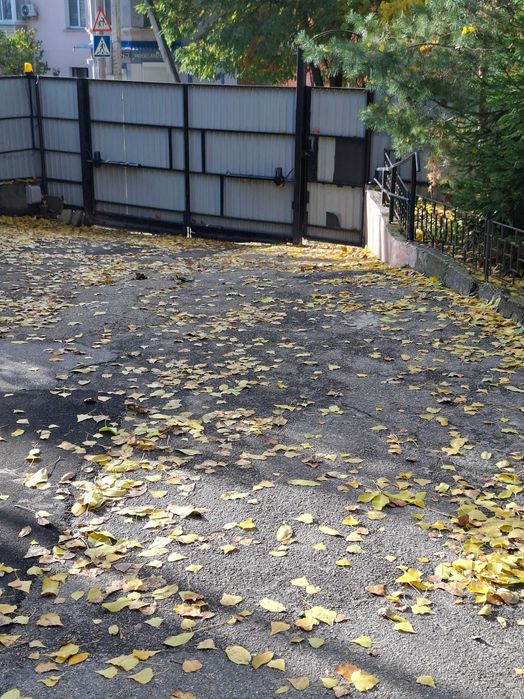 Продається гараж у центрі міста!