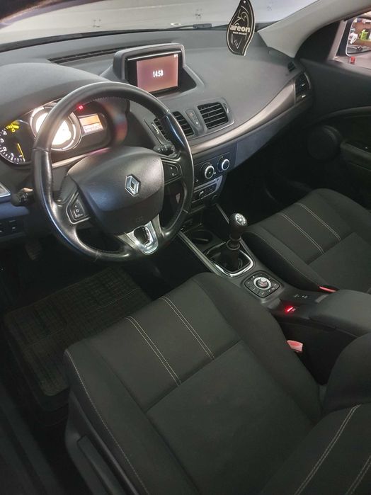 Renault Mégane 2014 impecável sem nada a fazer