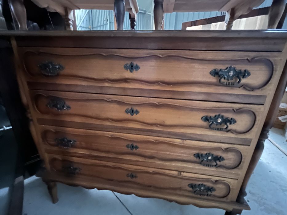 Conjunto de quarto vintage – Cómoda + 2 Mesas de Cabeceira em madeira