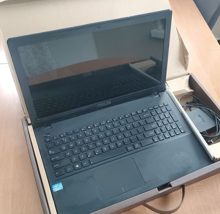 Laptop ASUS R513CL i3