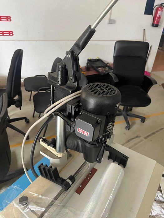 Maquinas gráficas  (furadora de papel)