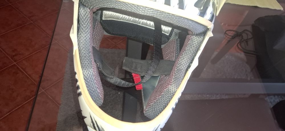 Capacete SPECIALIZED DIVIANT 2 carbono