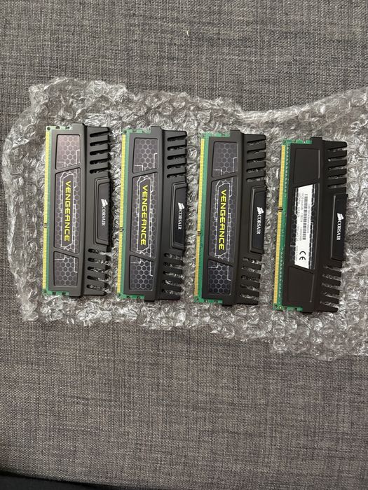 16gb - 4x4gb ram ddr3 corsair 1.5v 1600mhz