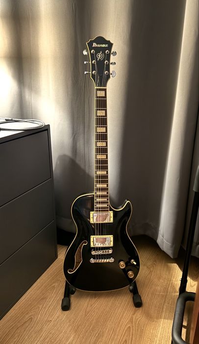 Guitarra Ibanez Semi-hollow