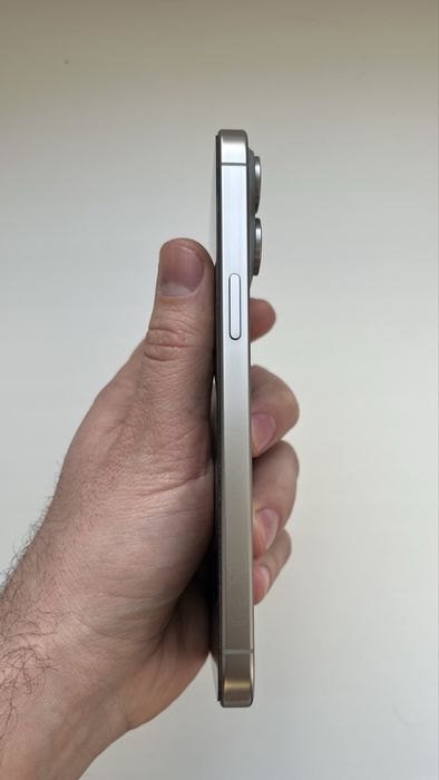 Продам iPhone 15 Pro Max 256GB Natural Titanium.
