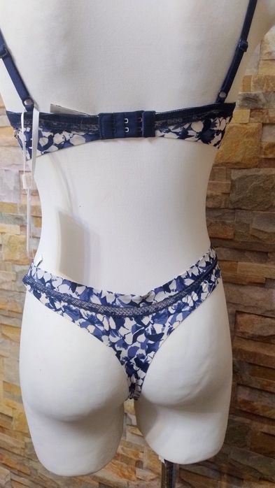 Nowy dwuczęściowy strój kąpielowy S. Tommy Hilfiger