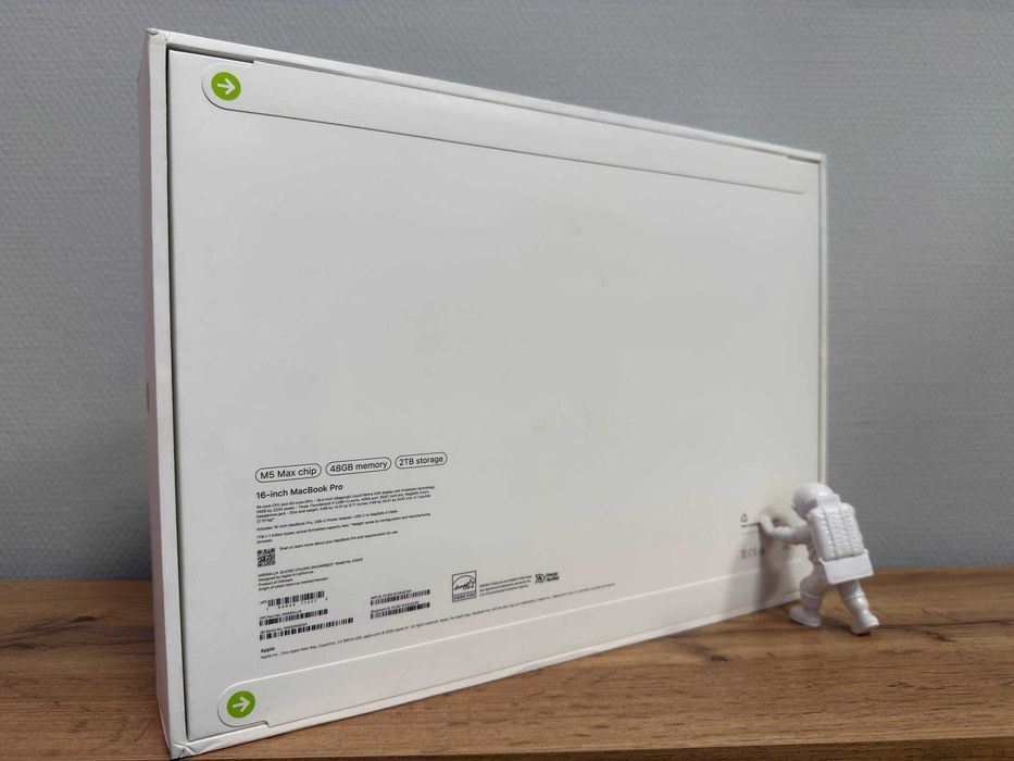 MacBook Pro 16 2026 M5 Max 2TB SSD 48GB Silver NEW