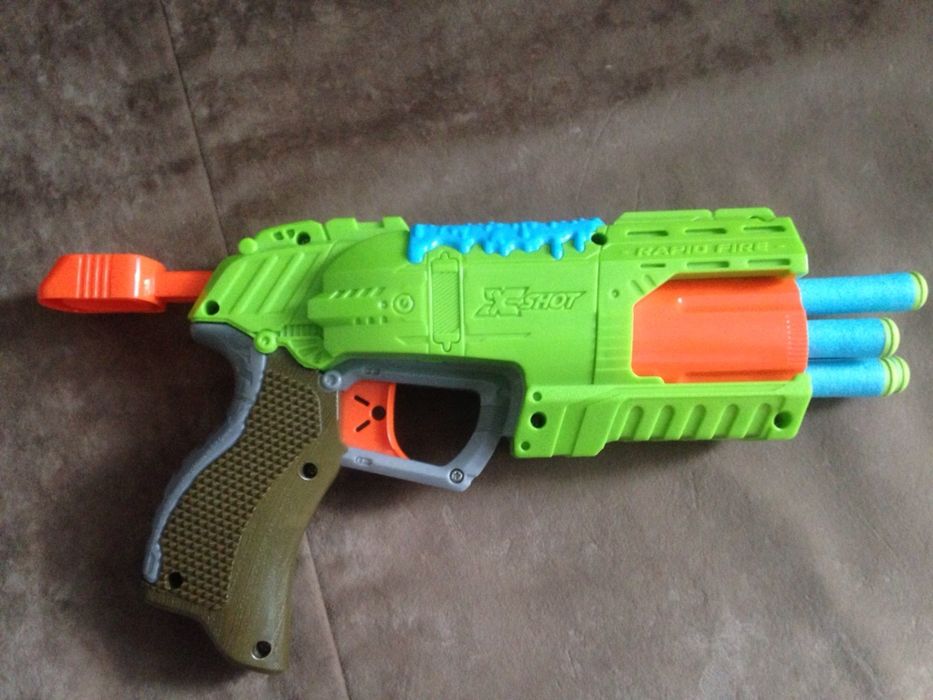 Зомбистрайк - оружие на 6 стрел.