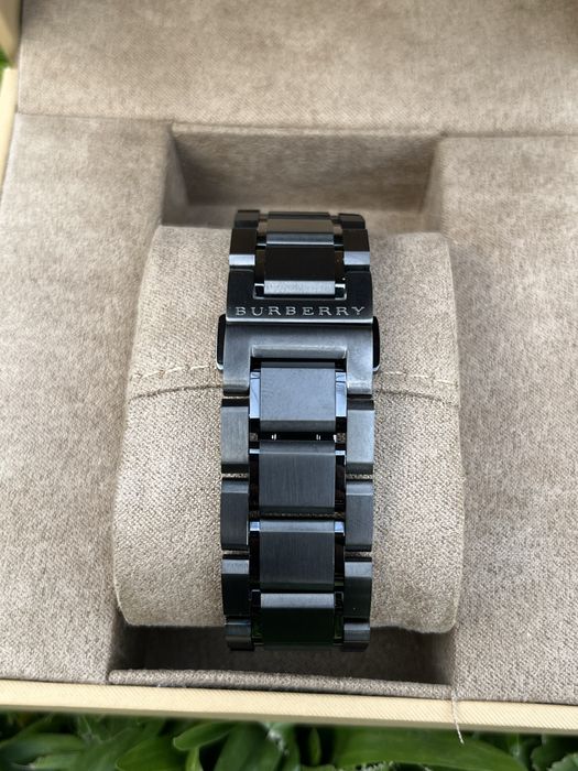 Relógio Burberry Swiss Made – Preto – Como Novo – Elegante