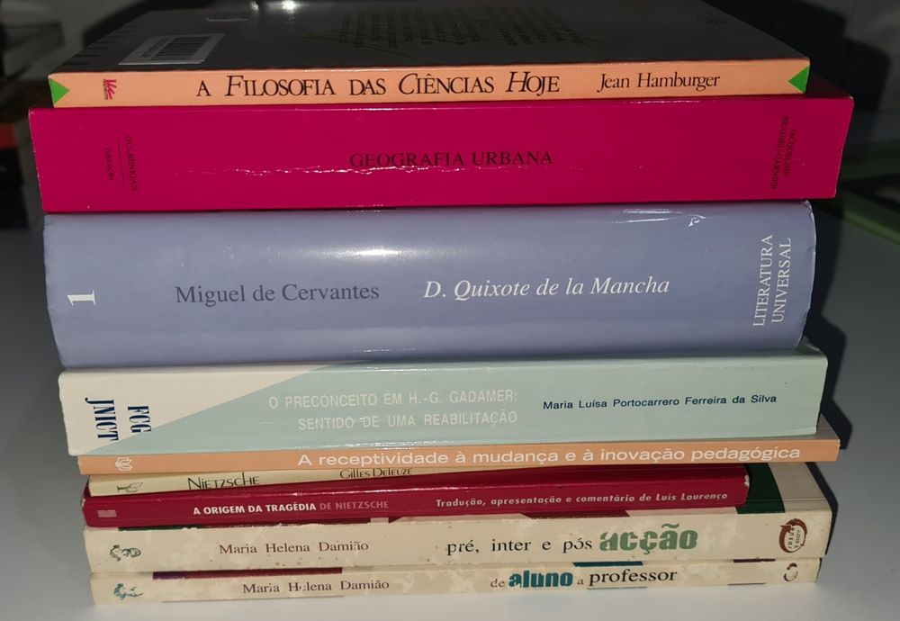 Vários livros de diferentes autores.  Novos