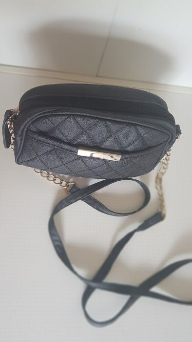 Mala pequena tiracolo Primark
