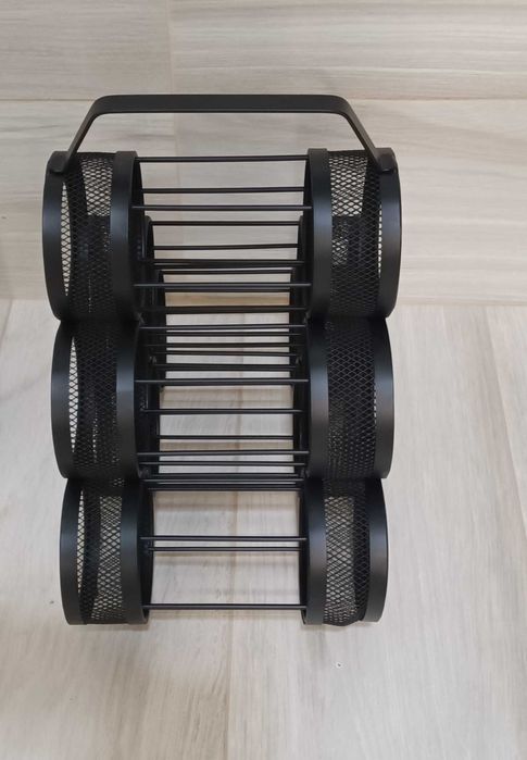Suporte preto, portátil e decorativo, para destacar 6 garrafas!