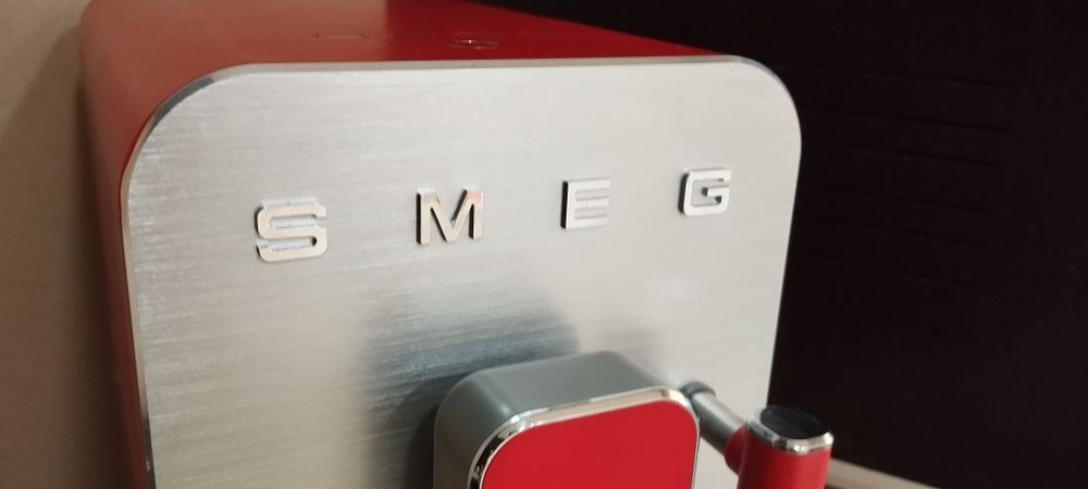 SMEG BCC02 vemelha
