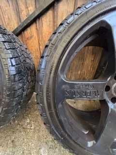 Jantes Aversus e pneus Radar Renegade 275/40 R22 108V XL